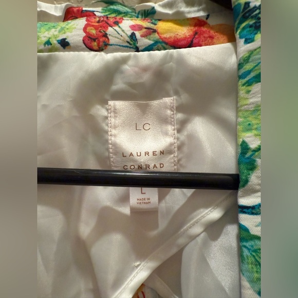 LC Lauren Conrad Fruit Print Ruched Sleeve Blazer - Picture 4 of 7